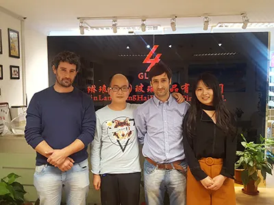 Visita de cliente de estadounidense para frascos de vidrio para miel